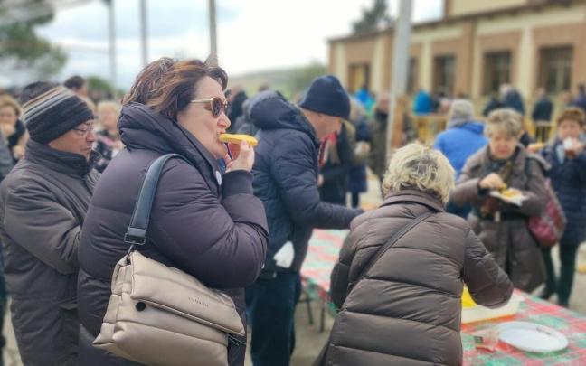 Ayer se cumplió en Arróniz la vieja tradición de probar las tostadas al final del invierno. Haz clic para ver más fotos. Ayer se cumplió en Arróniz la vieja tradición de probar las tostadas al final del invierno. Haz clic para ver más fotos.