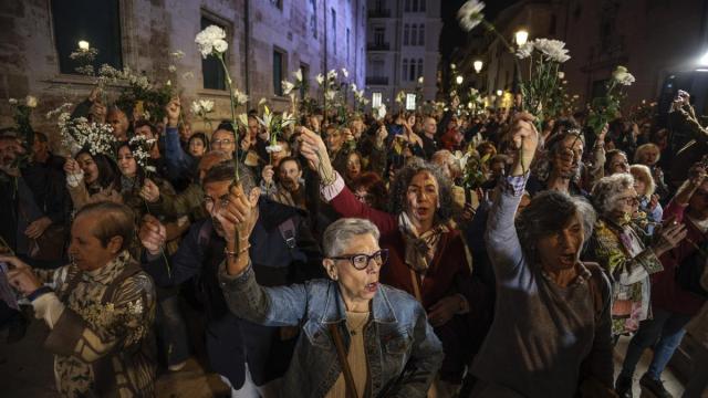 Manifestación bajo el lema 'Mazón a prisión'
