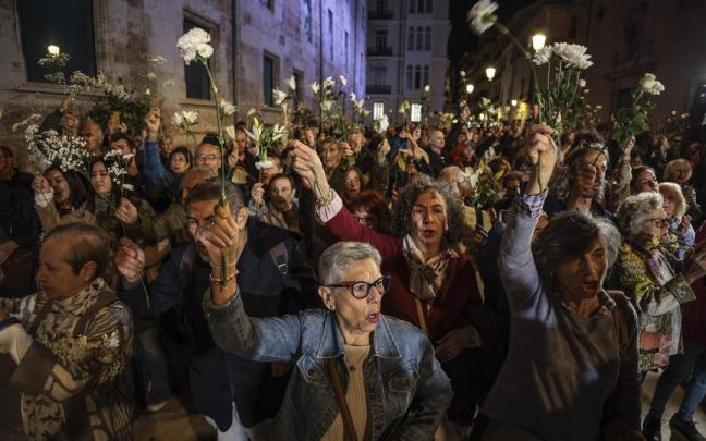 Manifestación bajo el lema 'Mazón a prisión'