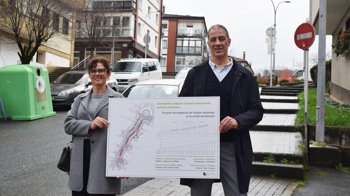 La edil Ana Pozas y el alcalde, Jorge Segurado.