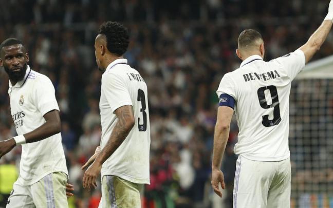 Karim Benzema celebra su gol ante el Liverpool Karim Benzema celebra su gol ante el Liverpool