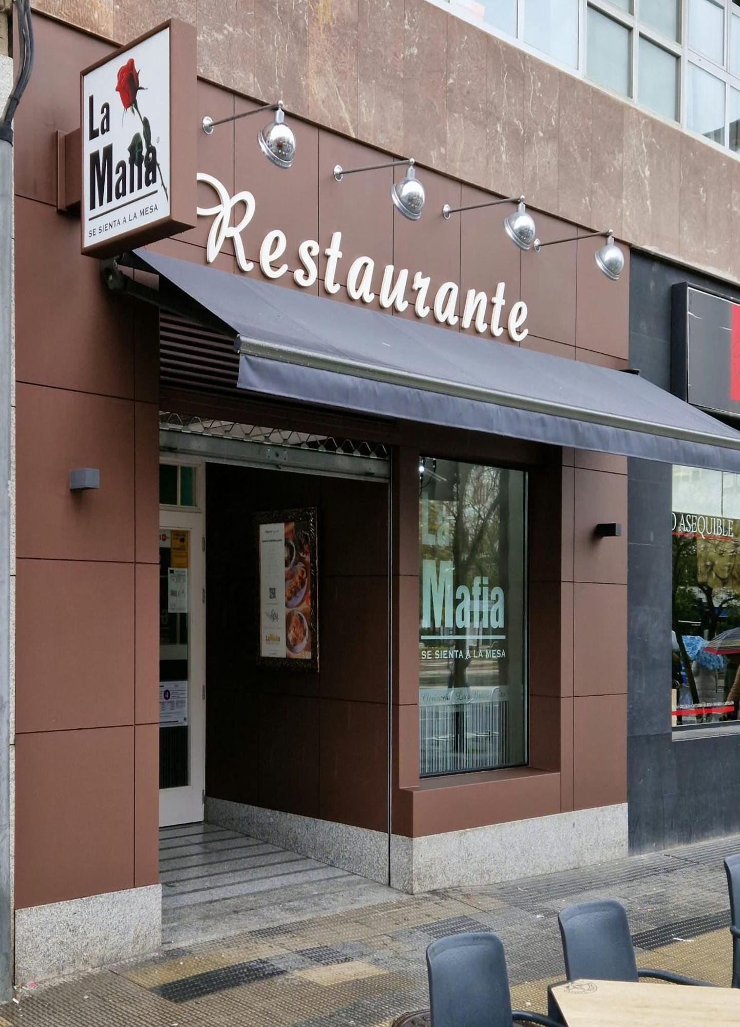 Fachada del restaurante La Mafia de Vitoria.