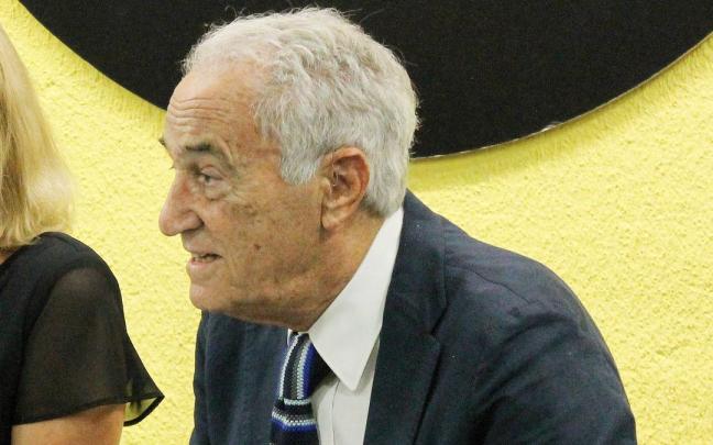 El periodista José María Carrascal durante la presentación de uno de sus libros. El periodista José María Carrascal durante la presentación de uno de sus libros.