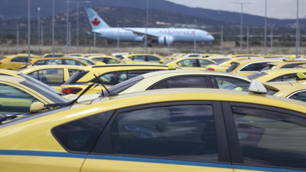 La Autoridad de Aviación Civil griega (HCAA) informó de problemas en el principal centro de comunicaciones de los controladores aéreos.