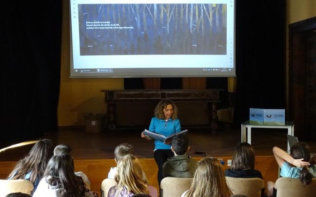 Presentación, en Ordizia, del libro 'Peribideko istorio ezkutuak'.