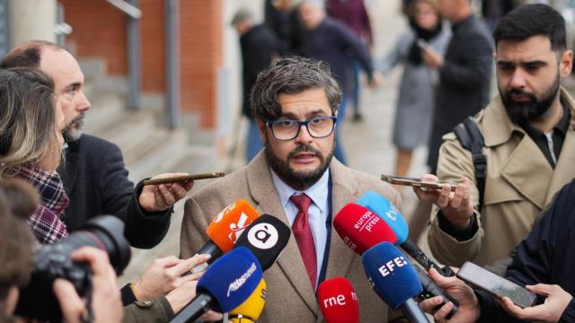 Álvaro Ortuño, hermano de la superviviente y cuñado y tío de los fallecidos en el naufragio de Indonesia