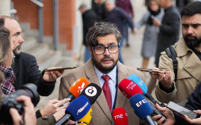 Álvaro Ortuño, hermano de la superviviente y cuñado y tío de los fallecidos en el naufragio de Indonesia