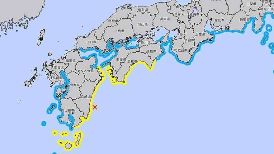 Alerta de tsunami en el sur de Japón tras un fuerte seísmo.