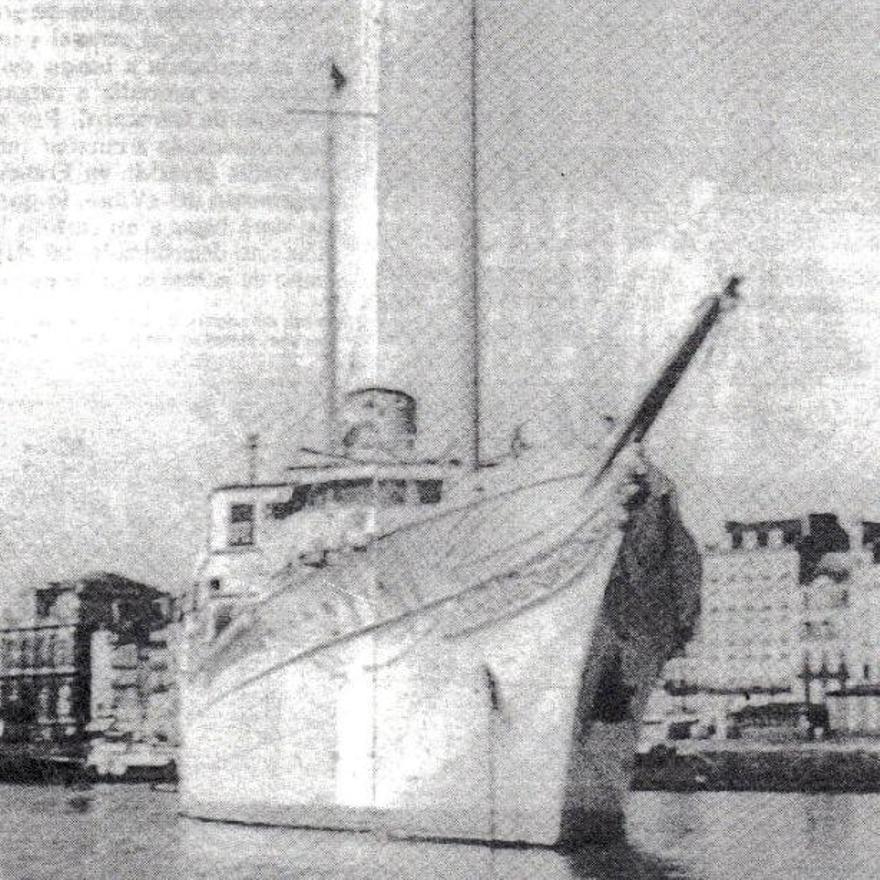 Imagen de archivo de la proa del yate fondeado en Shouthampton