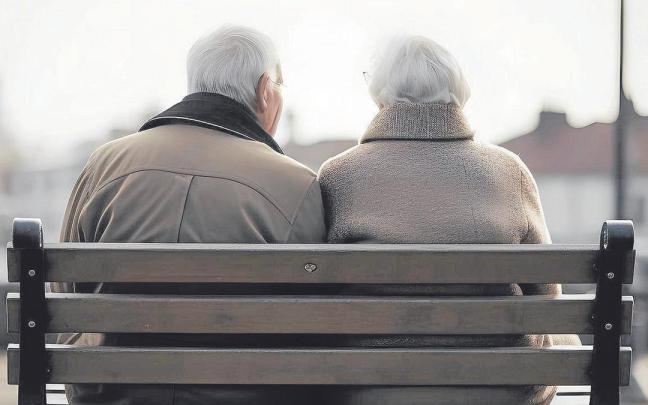 Los soliciatntes deberán acreditar una convivencia estable y notoria o haber tenido hijos en común.