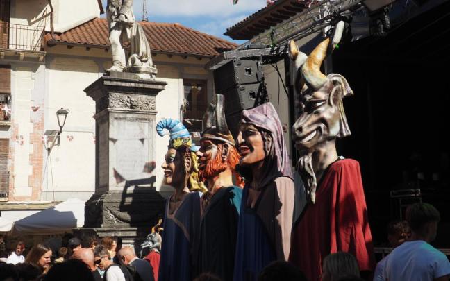 Los gigantes y los cabezudos serán algunos de los protagonistas de las fiestas de Samikolla