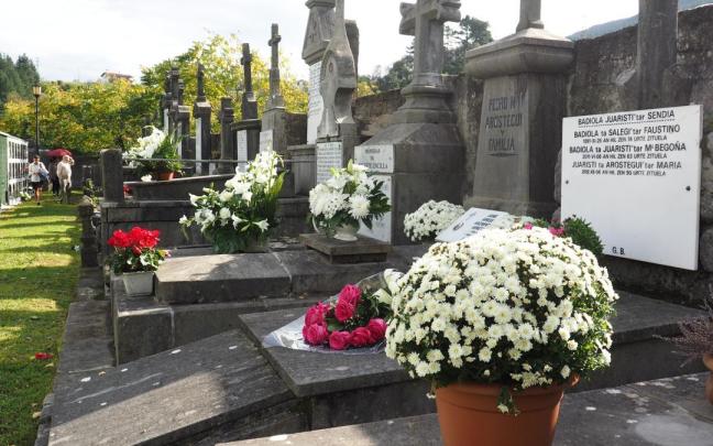 La reciente adjudicación de la gestión de servicio de cementerio a una empresa privada estuvo presente en el debate de las ordenanzas fiscales.