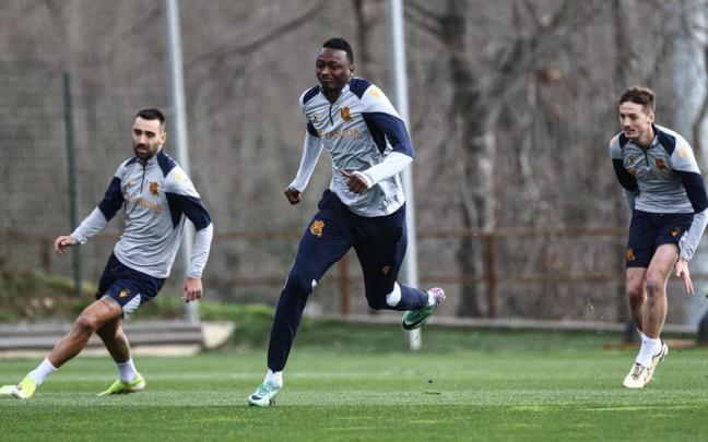 Sadiq, en un entrenamiento con la Real. REAL SOCIEDAD
