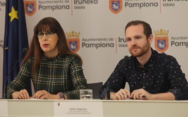 Maite Esporr&iacute;n y Xabier Sagardoy, en una rueda de prensa.