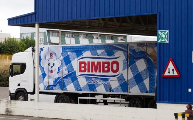 Un camión en la fábrica de Bimbo.