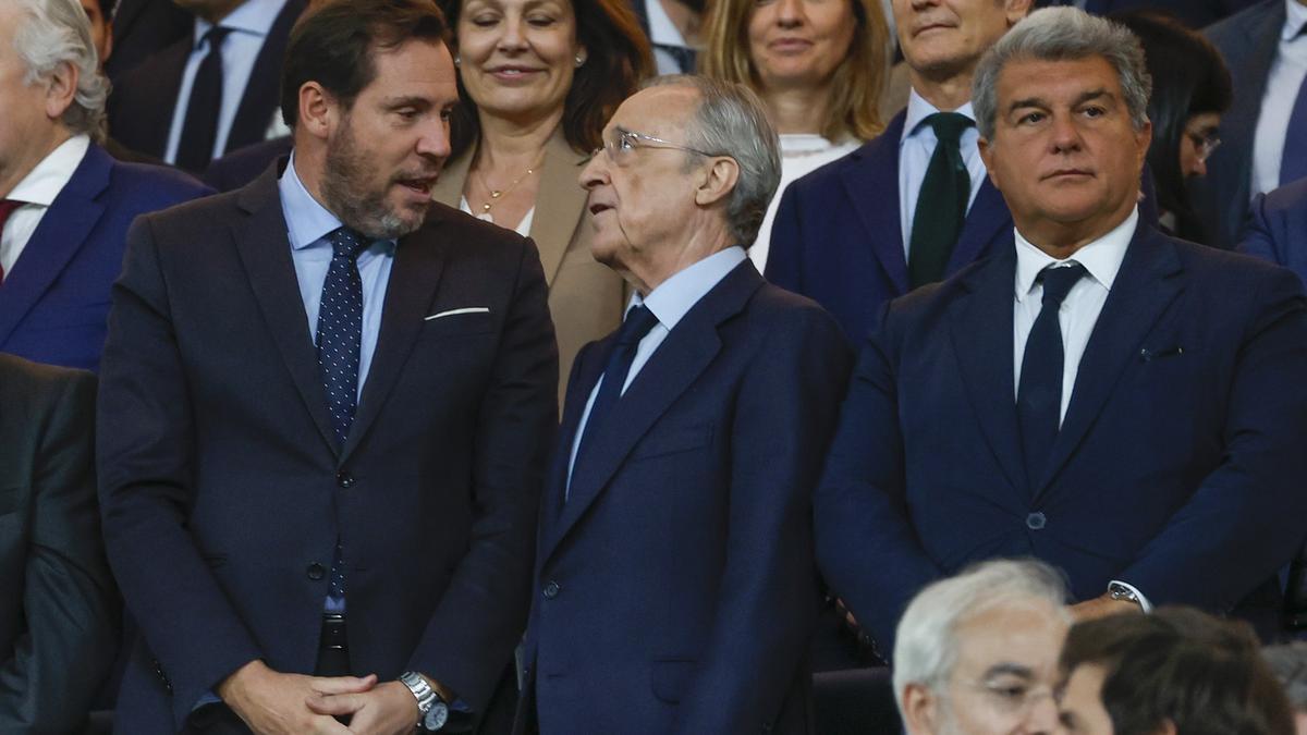 Joan Laporta, durante el Clásico junto a Florentino Pérez.