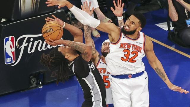 Los Knicks culminan una remontada imposible y rozan el anillo (107-106)