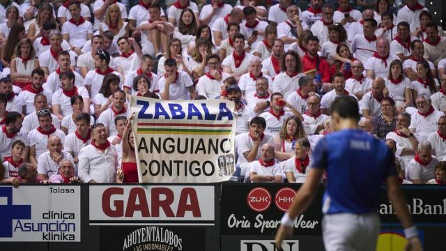 Jon Ander Peña gana la txapela del Cuatro y Medio de San Fermín contra Javier Zabala en el Navarra Arena de Iruñea.