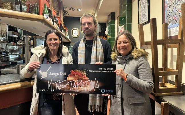 Mireia Elkoroiribe, Maore (Miñe Taberna) y Jesica Ruiz