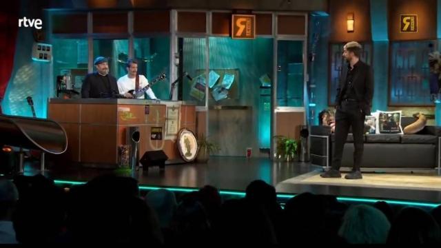 Broncano rinde tributo a Robe Iniesta con una inolvidable canción de Extremoduro