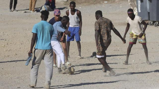 En imágenes: Vivas cree que quedan 6.000 migrantes ilegales en Ceuta y denuncia la "carencia de medios" en las cifras