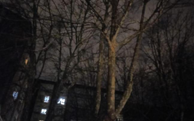 En imágenes: Vecinos de este barrio de Vitoria se hartan de vivir así