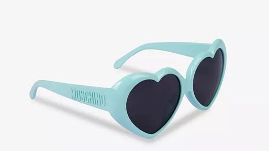 Con forma de corazón, de Moschino.
