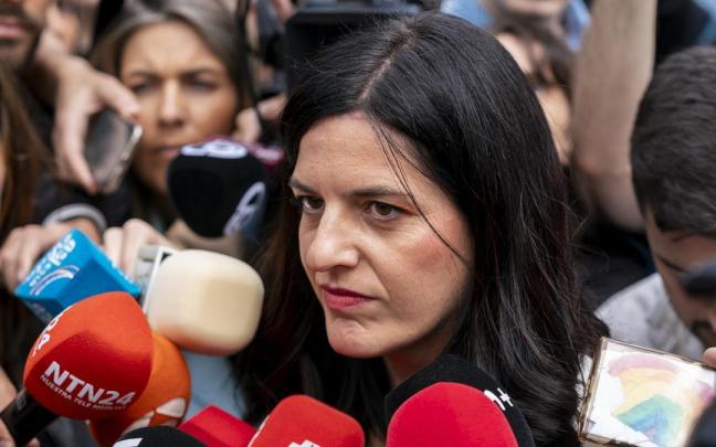 La abogada de Jenni Hermoso, Carla Vall i Duran, ofrece declaraciones a los medios.