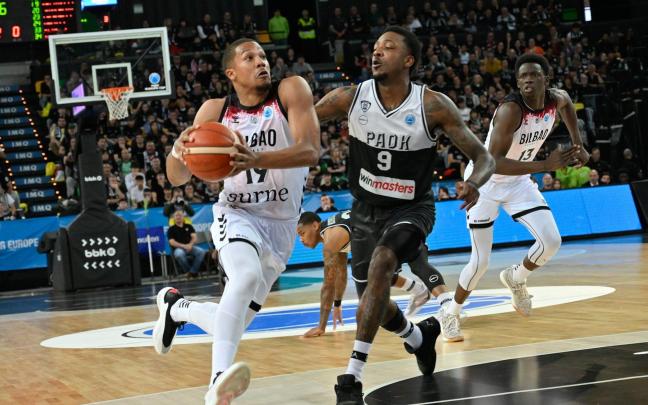 Melwin Pantzar, en acción en la final de la FIBA Europe Cup, es todo un referente en el Bilbao Basket de Ponsarnau. / OSKAR GONZÁLEZ