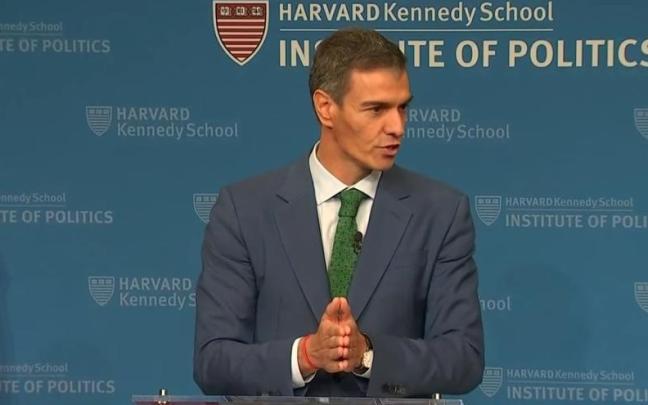 El presidente del Gobierno, Pedro Sánchez, interviene en el John F. Kennedy Jr. Forum, de la Universidad de Harvard, en Boston.