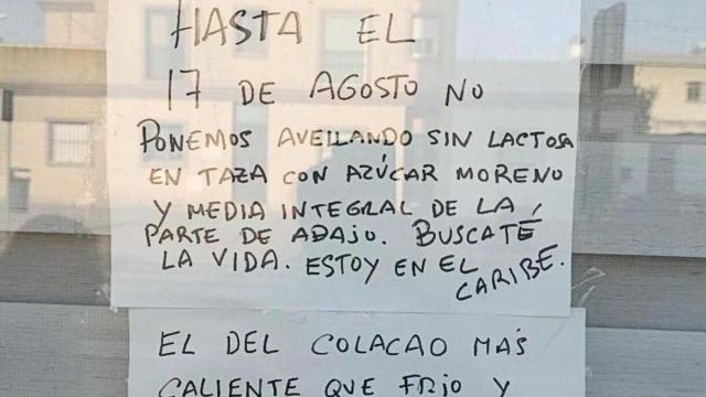 El cartel que ha colgado un bar anunciando su cierre por vacaciones