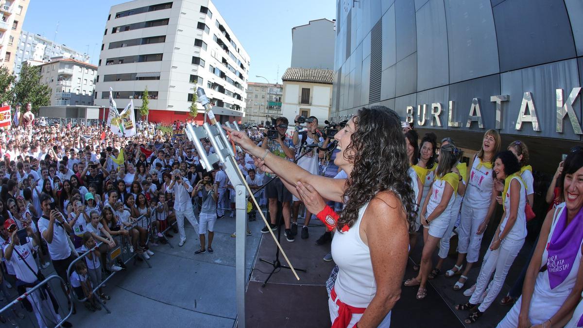 Lanzamiento del cohete en las fiestas de Burlada