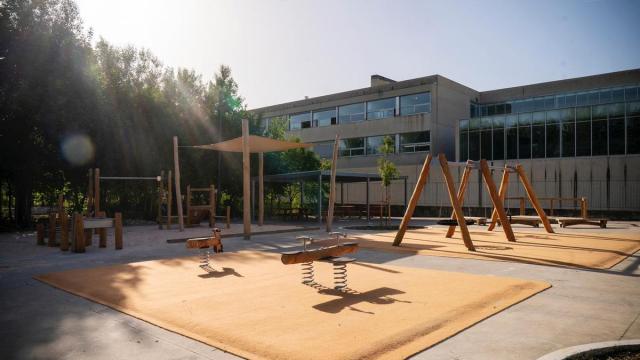 Mendebaldeak duela hainbat urtetatik itxita egon den lursaila berreskuratu du auzoarentzat, topagune berri bihurtuta.