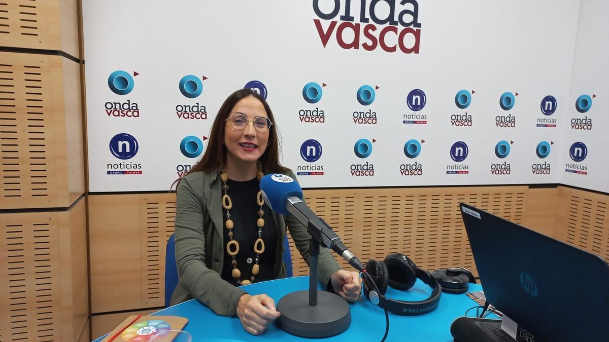 La consejera de Educación, Begoña Pedrosa, en Onda Vasca. La consejera de Educación, Begoña Pedrosa, durante su entrevista en Onda Vasca.