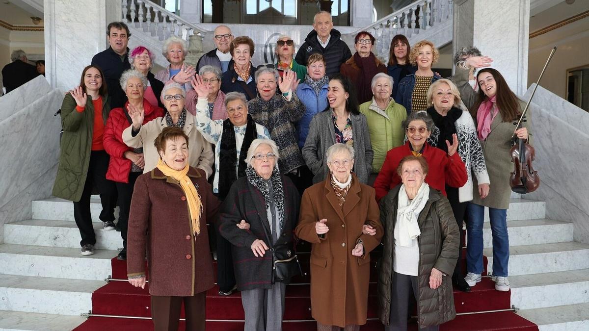 25 vecinos de Egia, de entre 72 y 94 años, protagonizan 'El elogio de la vejez', que podrá verse en dFeria.