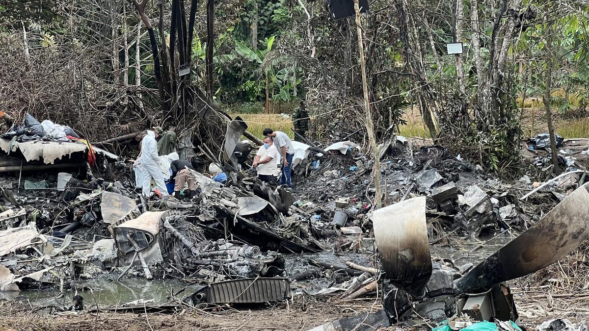 Restos del avión siniestrado