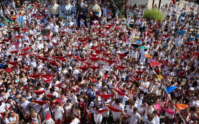 Fotos del chupinazo en fiestas de Noáin, de la mano de Raúl de la Fuente Fotos del chupinazo en fiestas de Noáin, de la mano de Raúl de la Fuente