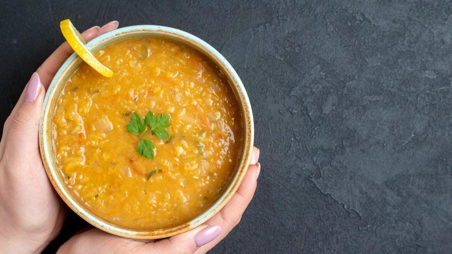 Sopa de quinoa con vegetales.
