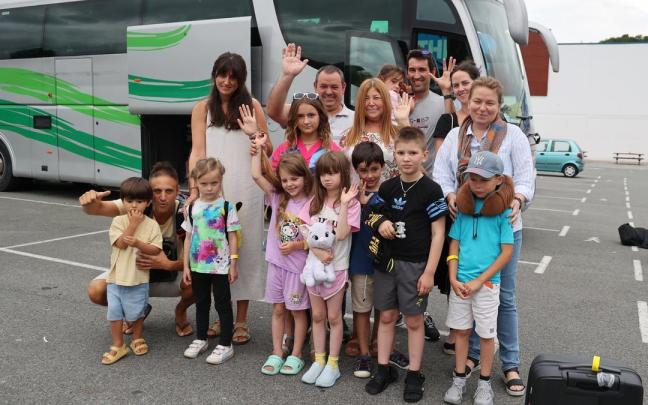 Llegada de los últimos niños ucranianos que pasarán el verano en Gipuzkoa
