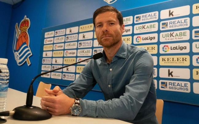 Xabi Alonso, durante su adiós como entrenador del Sanse. / RUBEN PLAZA
