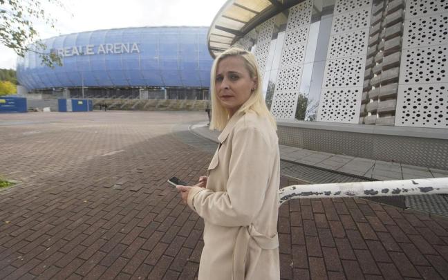 Amaya Zabarte, junto a la estación del topo en Anoeta. / RUBEN PLAZA