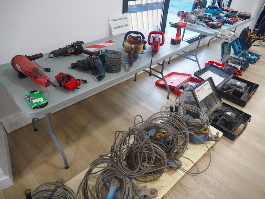 Las herramientas de construcción son otros de los objetos codiciados por los ladrones en su asaltos a trasteros y garajes, como se puede comprobar en la exposición.