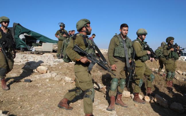 Soldados israelíes en Hebrón. Soldados israelíes en Hebrón.