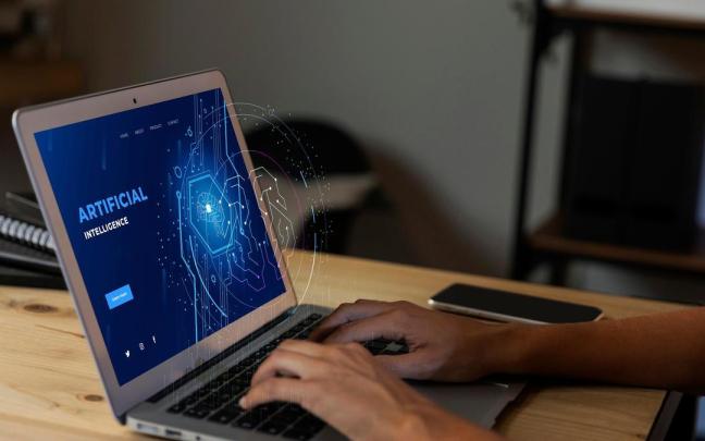 Si la aparoción de internet supuso una revolución en la comunicación, la IA va a cambiar cómo nos relacionamos con nuestro entorno y el mundo.