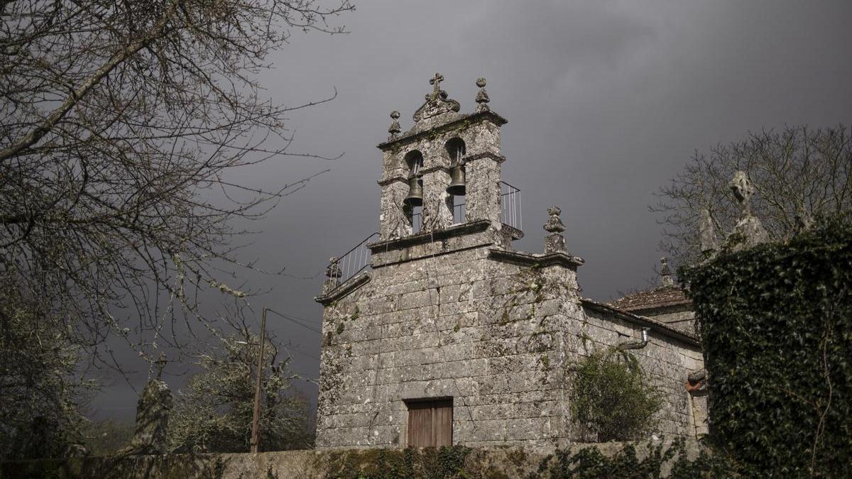 Iglesia de San Estebán de Cangués (O Carballiño), una de las que es administrador el sacerdote acusado.