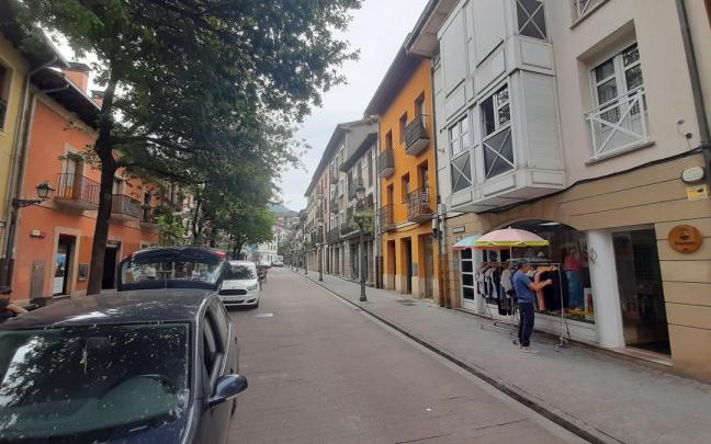 Los bonos podrán canjearse hasta el 30 de junio en tiendas, bares y servicios. / Anabel Dominguez. Los bonos podrán canjearse hasta el 30 de junio en tiendas, bares y servicios.