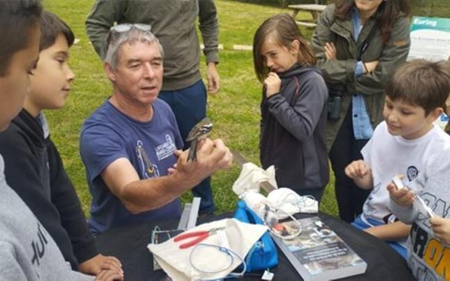 Habrá una demostración en vivo de anillamiento científico de aves