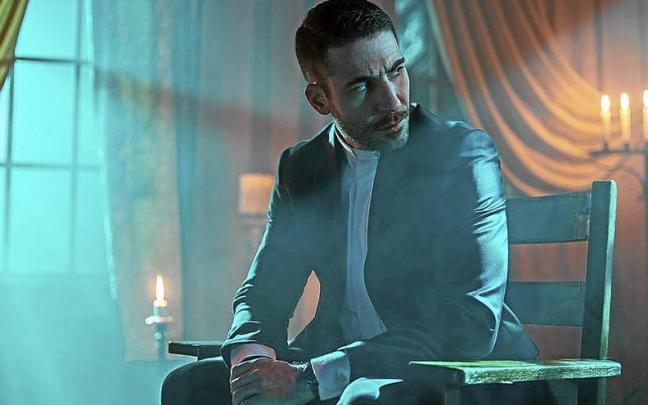Miguel Ángel Silvestre en la serie ‘Los enviados’. | FOTO: SKYSHOWTIME
