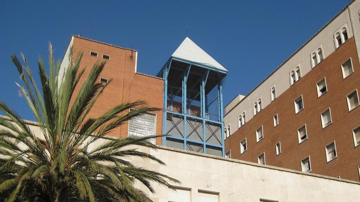 La menor se encuentra ingresada en el hospital Joan XXIII de Tarragona.