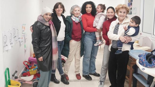Voluntarias, trabajadoras y madres del proyecto Txiki Txoko, de la asociación Arrats